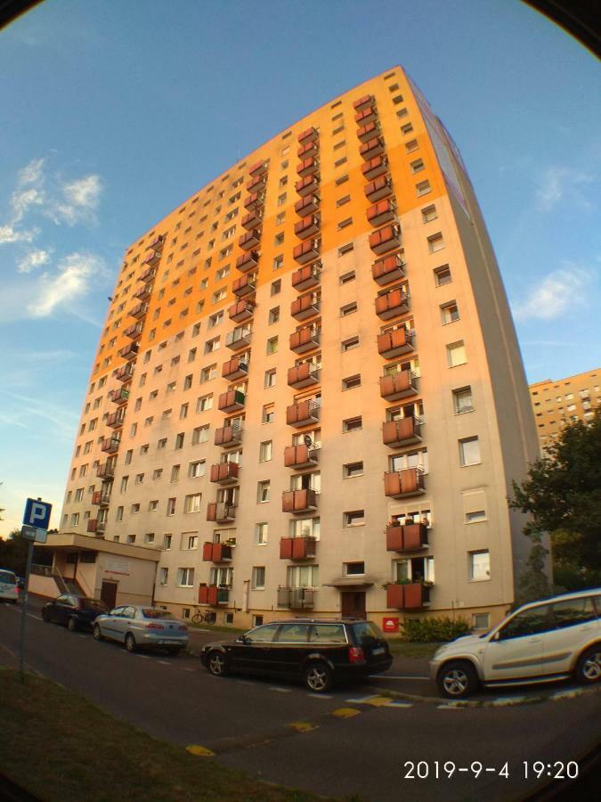 2020 Zwyciestwa 18 - Mieszkanie / Kawalerka / Studio Poznan Exterior foto